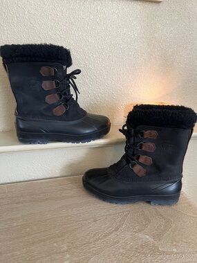 Sorel Alpine Boots Women’s Size 8